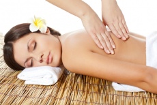 Расслабляющий или антицеллюлитный массаж со скидкой 60% от профессионального массажиста!