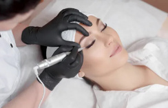 Студия красоты на Катукова: услуги косметолога и перманентный макияж со скидкой до 50% 