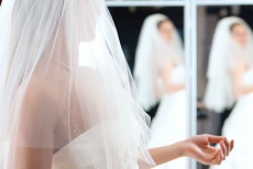 Приятно каждой девушке! Скидка от 40 до 50% на свадебные и вечерние платья от свадебного салона «Мечта невесты»