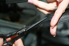 Стрижка горячими ножницами любой сложности со скидкой 60% от салона-парикмахерской «Лиана»!