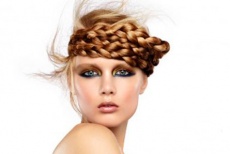 Скидка 50% на колорирование волос в 2-3 цвета и плетение европейских кос от салона красоты «Ангел»!