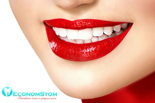 Косметическое отбеливание зубов до 12 тонов за 1 сеанс + предварительная УЗ чистка с полировкой AirFlow в стоматологической клинике «EconomStom»