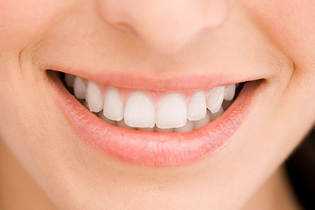 Отбеливание зубов (без применения кислоты, профессиональная чистка) в стоматологии Санта – VII. 100 руб. за скидку 65%