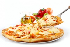 Пицца по традиционным итальянским рецептам со скидкой 50% от службы доставки еды «GoodFood»!
