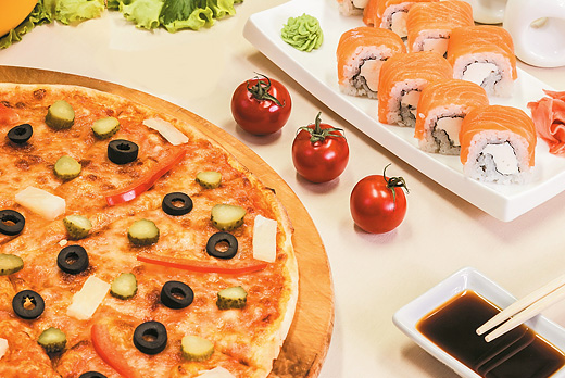 Скидка 50% на пиццу и все меню японской кухни в «Евро Бар»