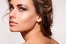 Скидка 65% на любой из видов макияжа от центра здоровья и красоты «Элиза плюс»