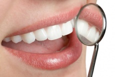 Профессиональная чистка зубов со скидкой 70% в новой стоматологии «Липецк-Дент»!